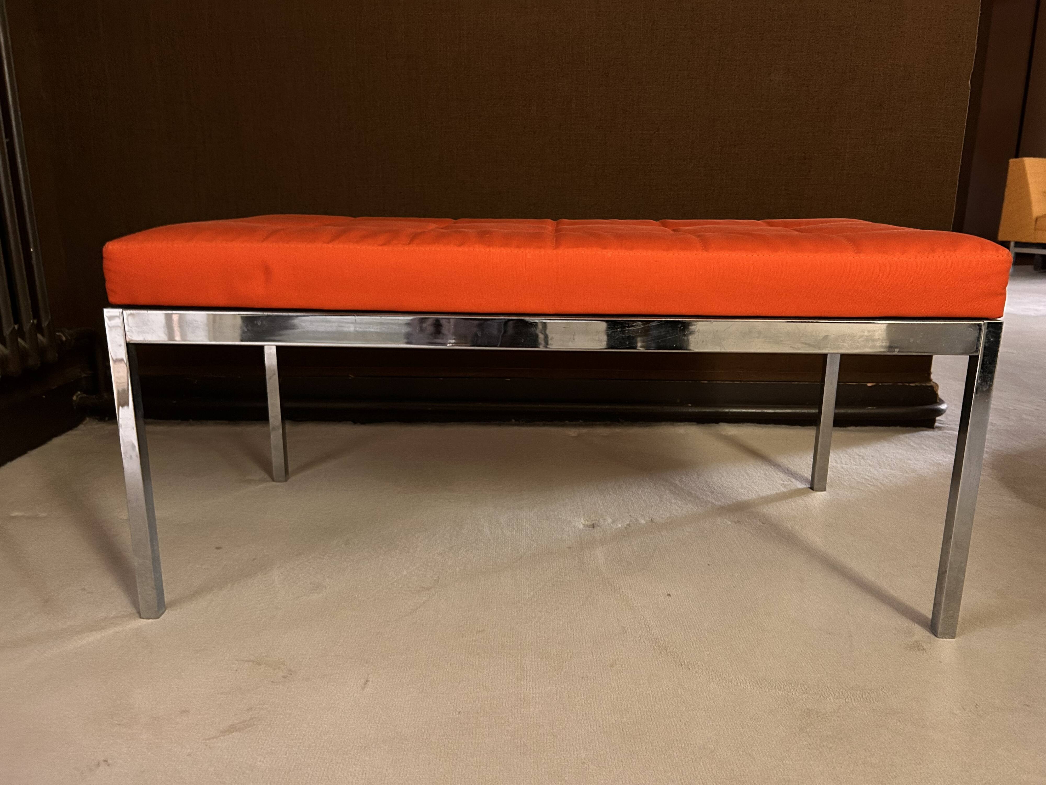 Banquette Knoll