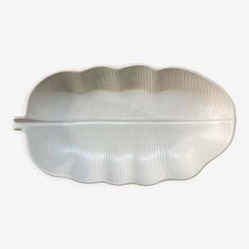 Plat en forme de feuille en ceramique blanche