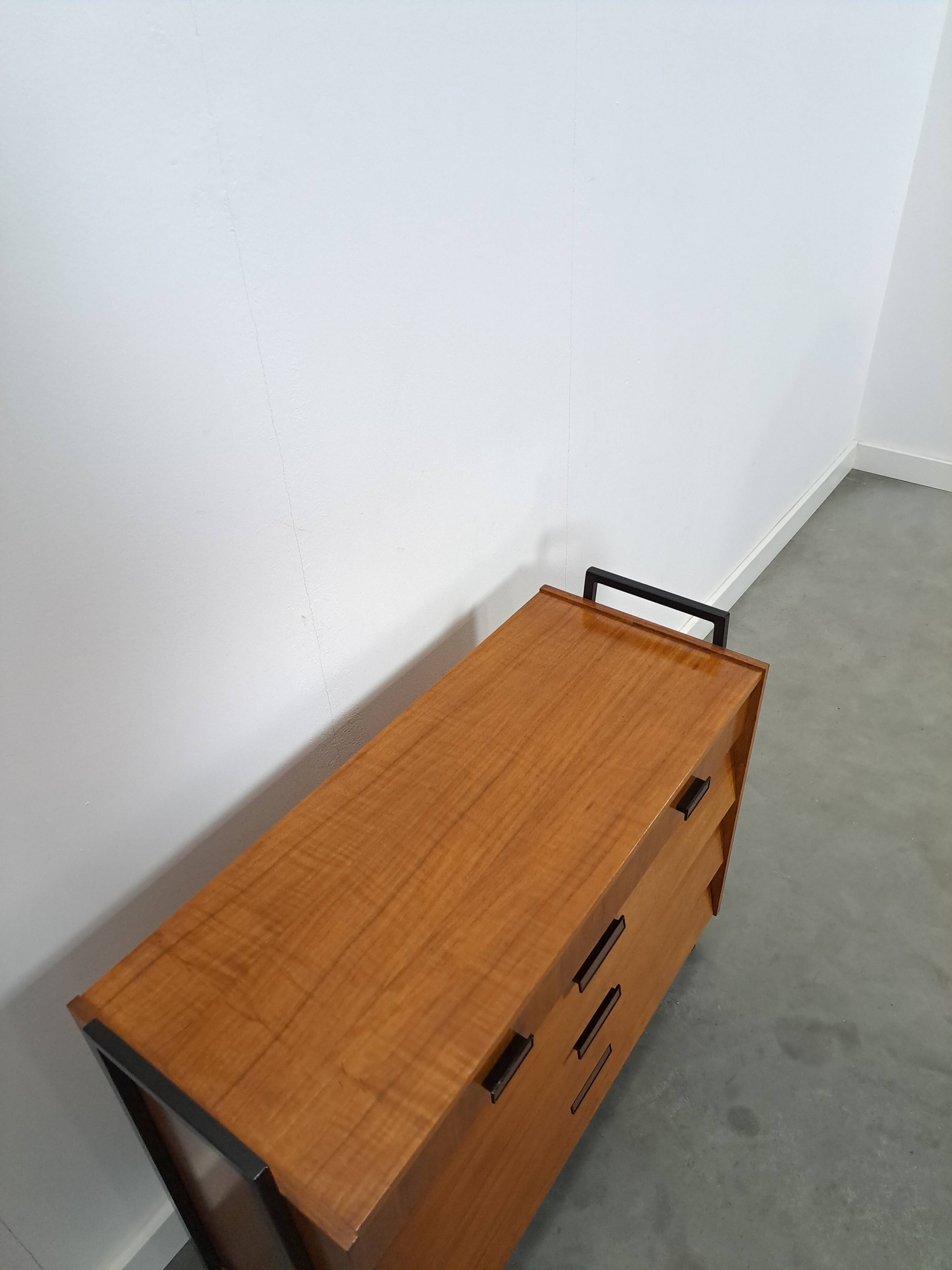 Teak schoenenkast met zwart metalen poten, nr. 2