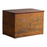 Antique Chinese chest with painted flowers in elm – China, circa 1900