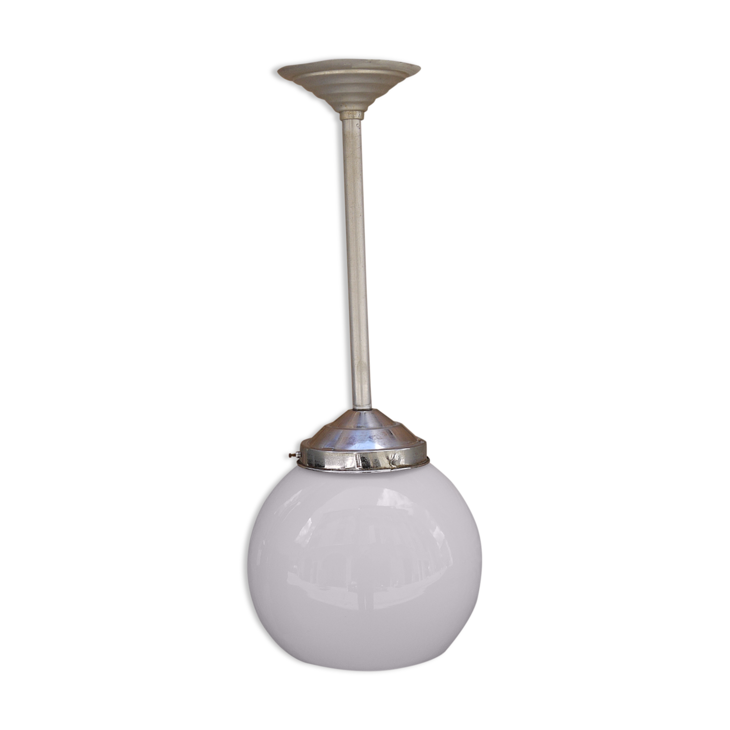 White globe suspension