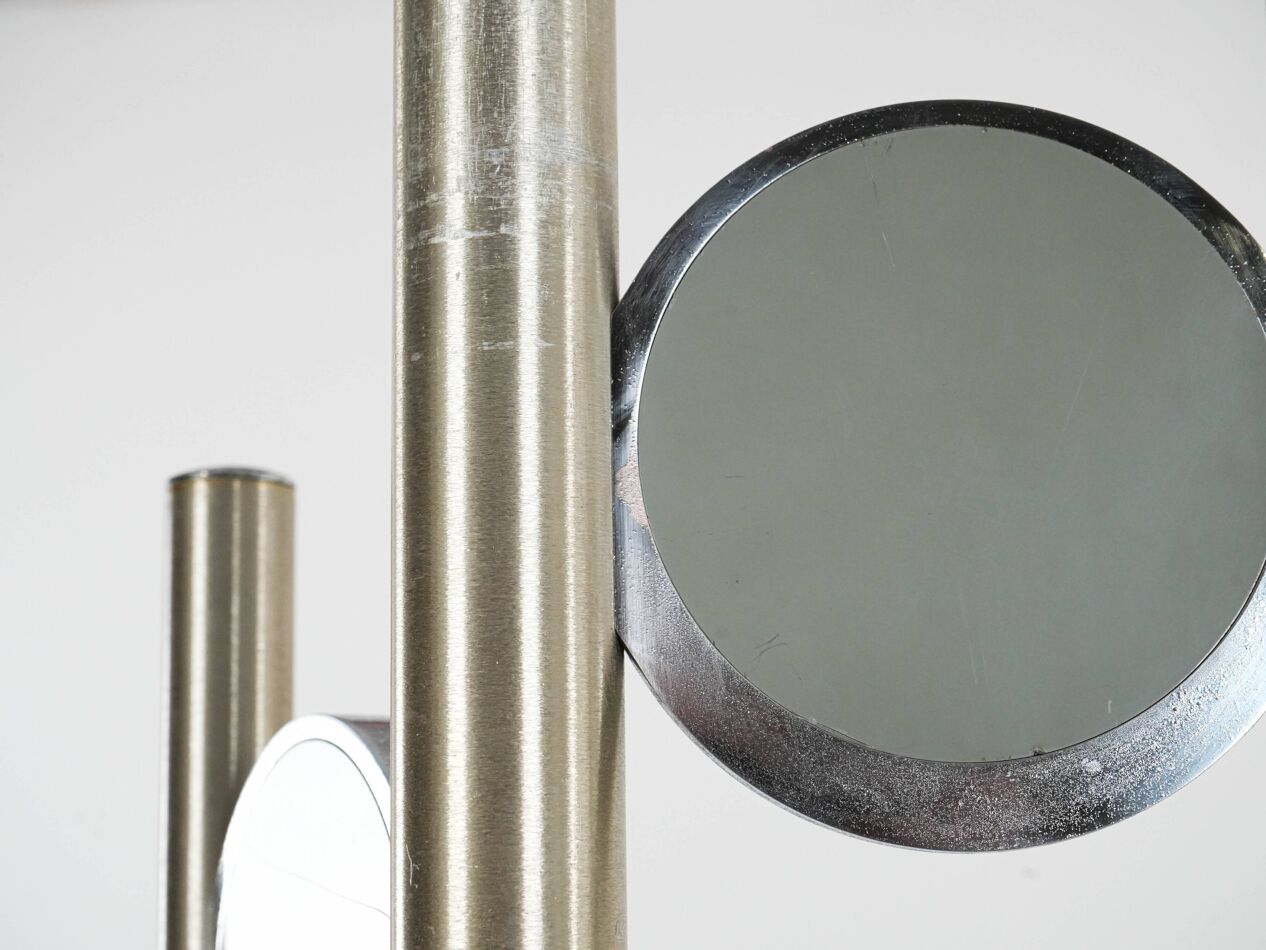 Miroir orientable de sol, chromé - L'Ensemblier Miroir orientable de sol, chromé - L'Ensemblier