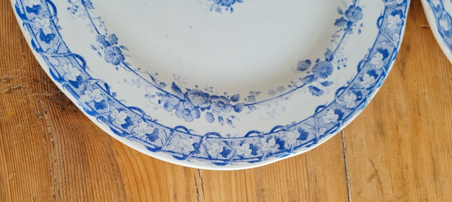 Set of 5 iron clay plates