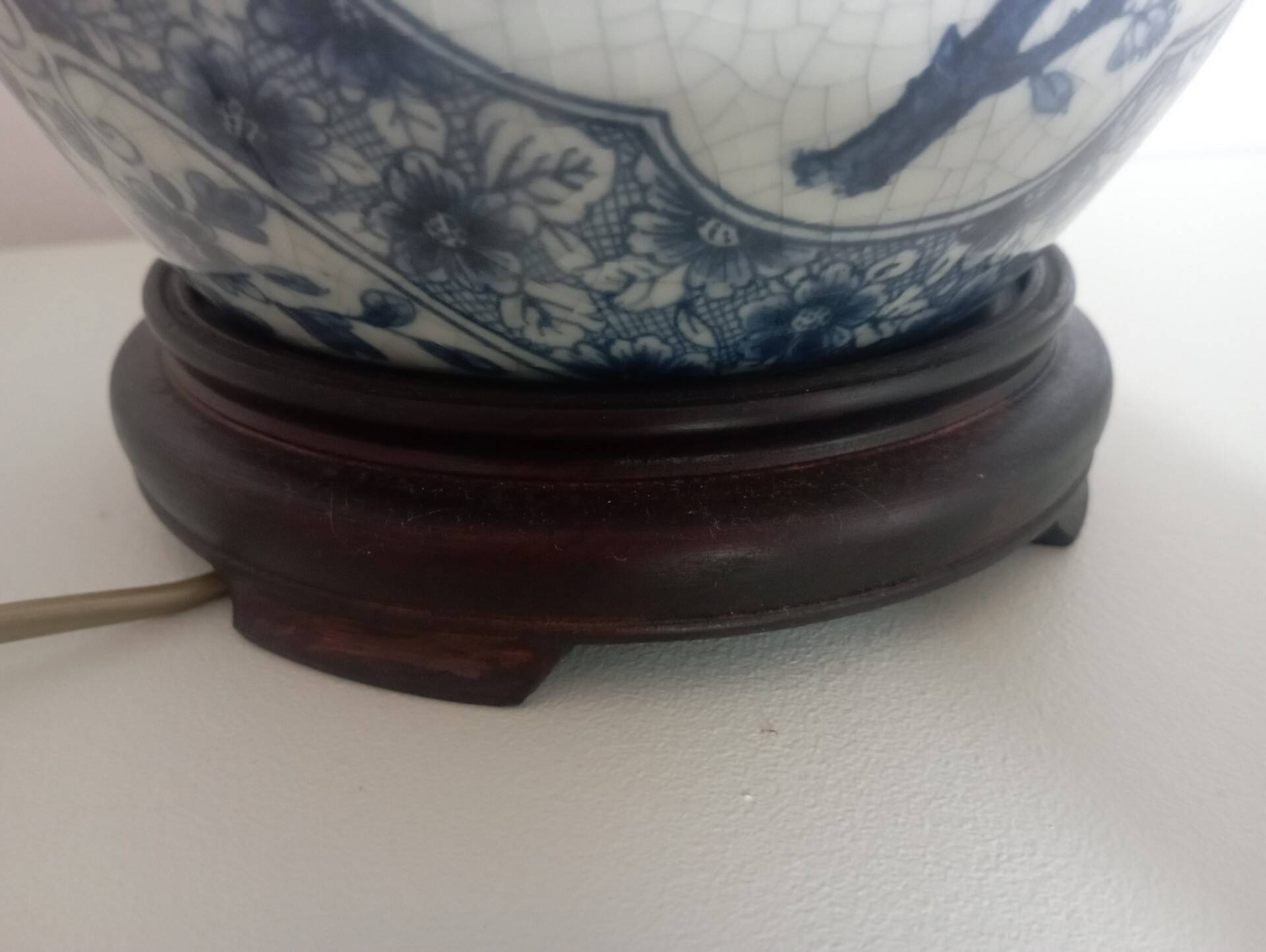 Ceramic lamp base