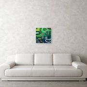 Peinture abstraite moderne verte, jaune, bleue et blanche avec techniques mixtes