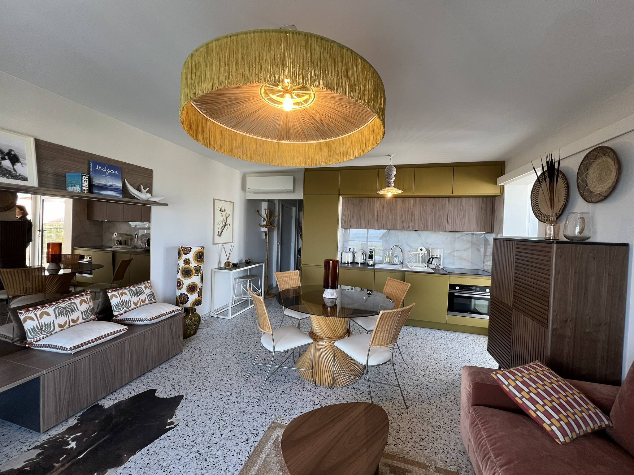 Dining table MCGuire