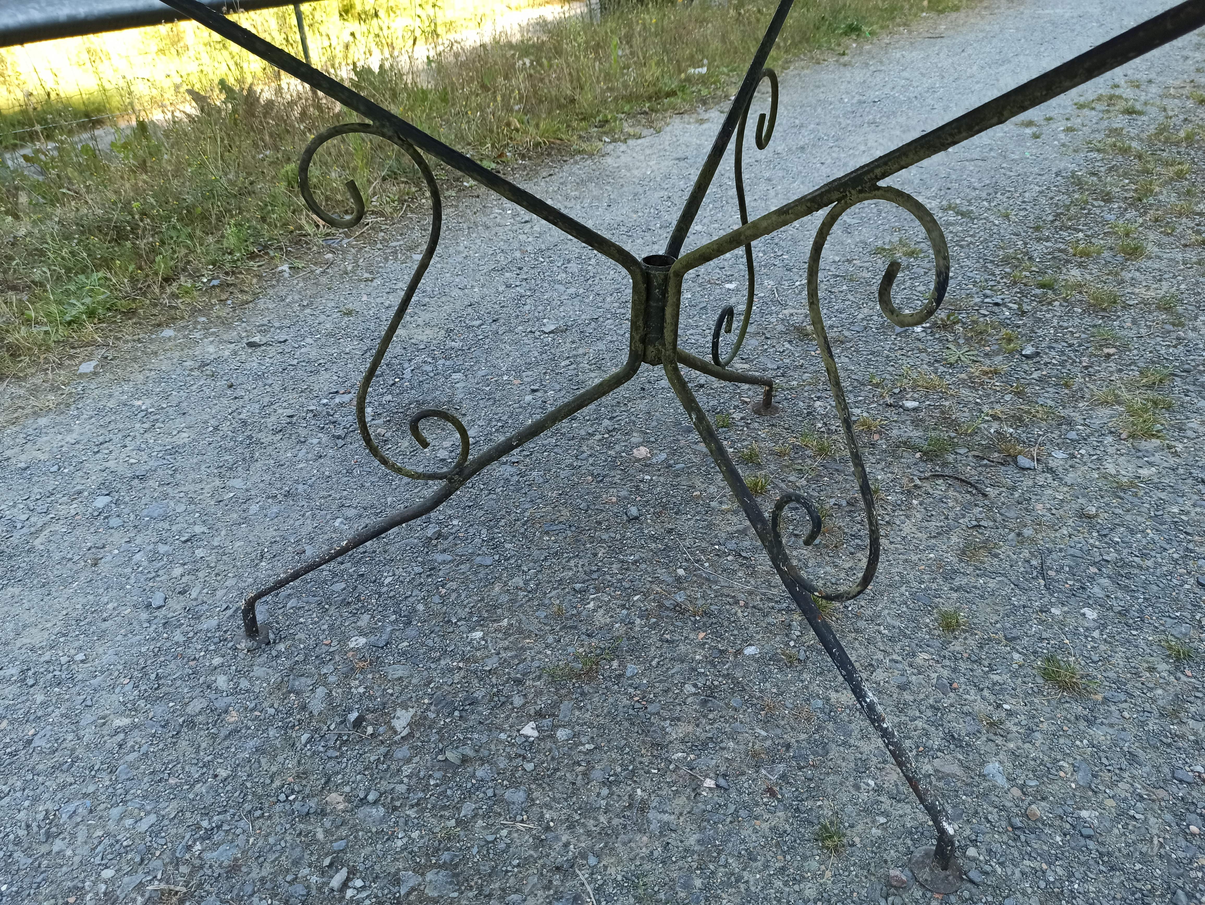 Iron garden furniture armchairs chairs round table