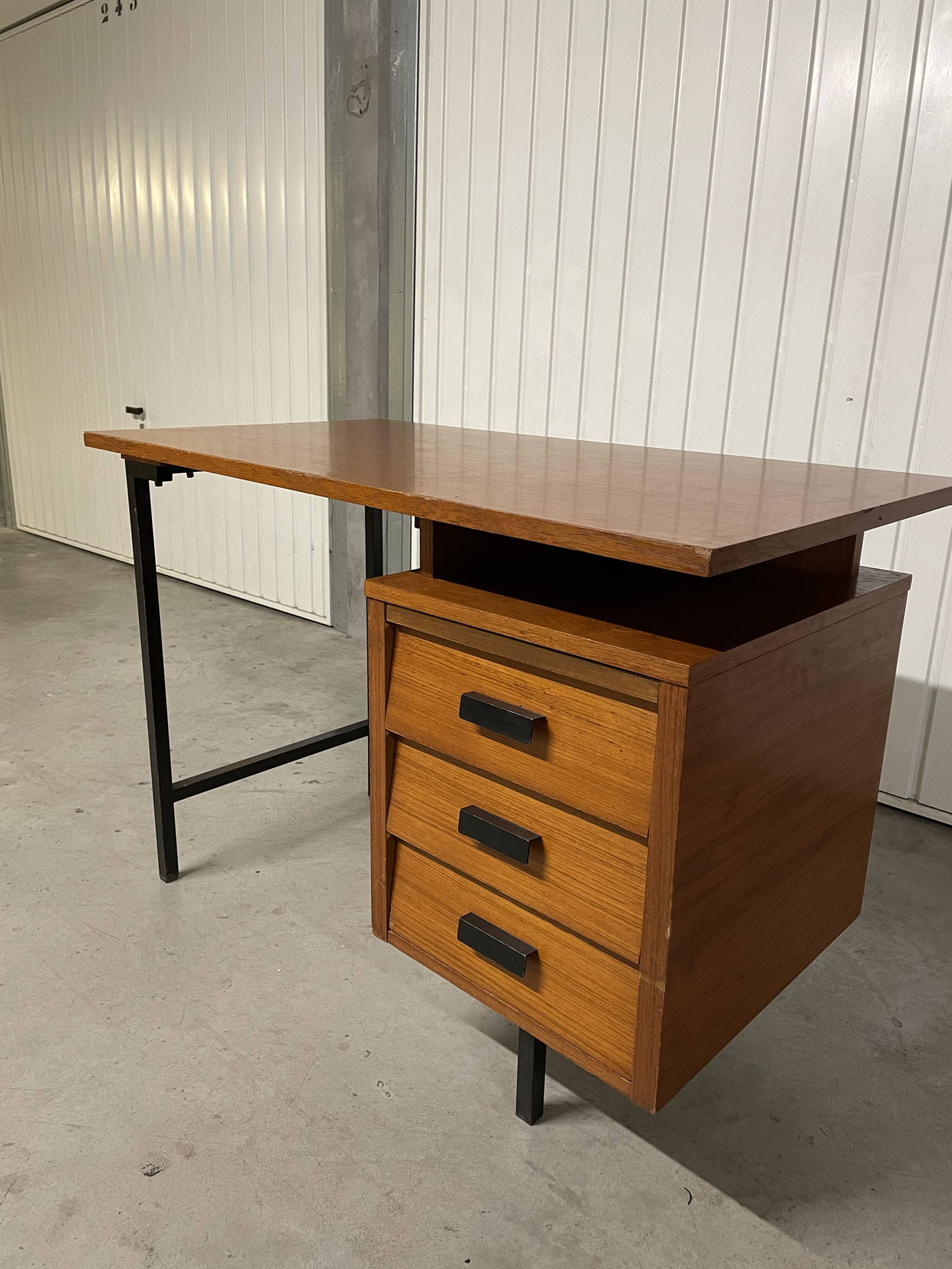 Bureau des années 60