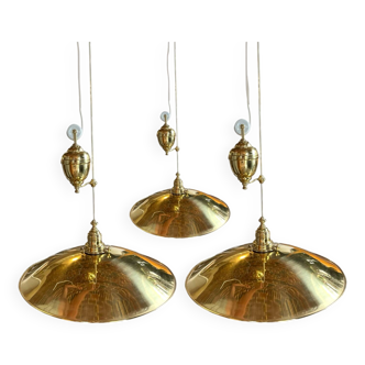 Set of 3 Hollywood Regency style pendant lights, height adjustable, gilded brass, Italy ca 1980
