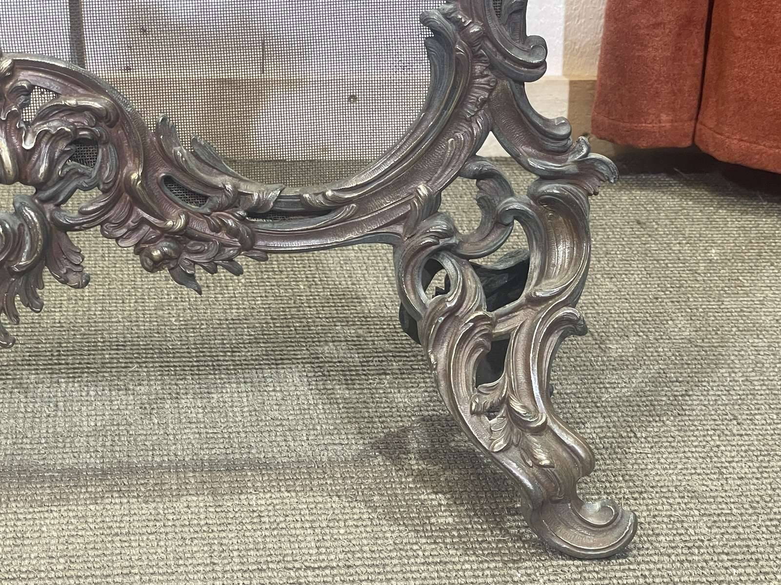 Pare-feu Louis XV fin XIXème en bronze doré