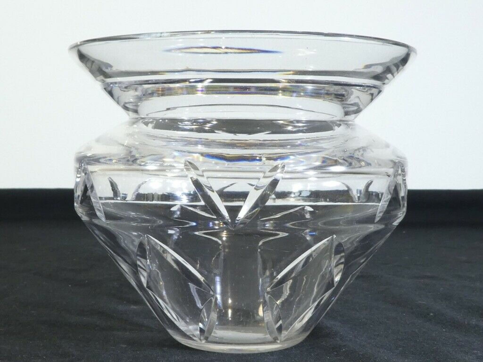 Vase en cristal taillé