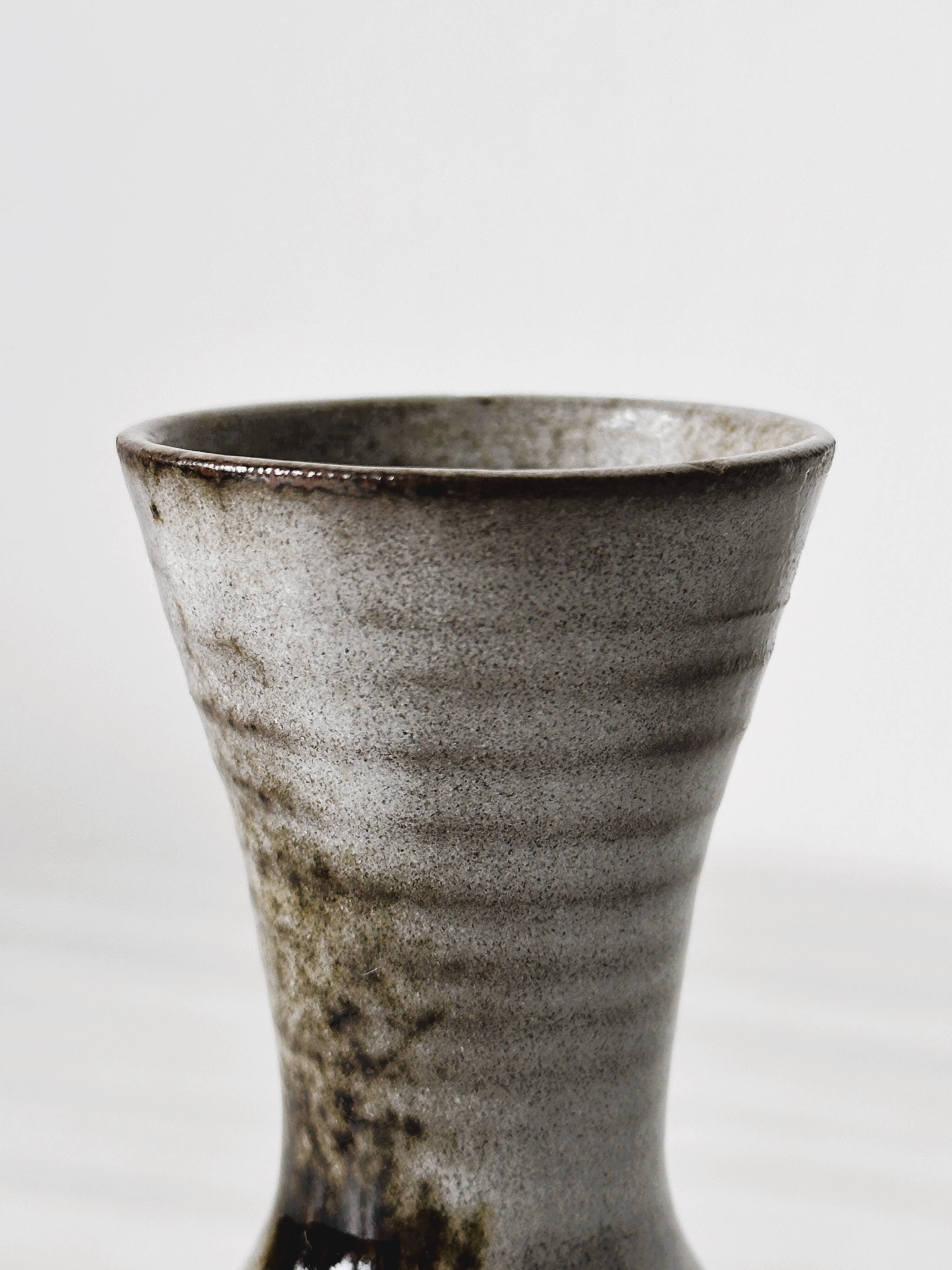 Small soliflore vase in Sandstone from the Loir Sandstone