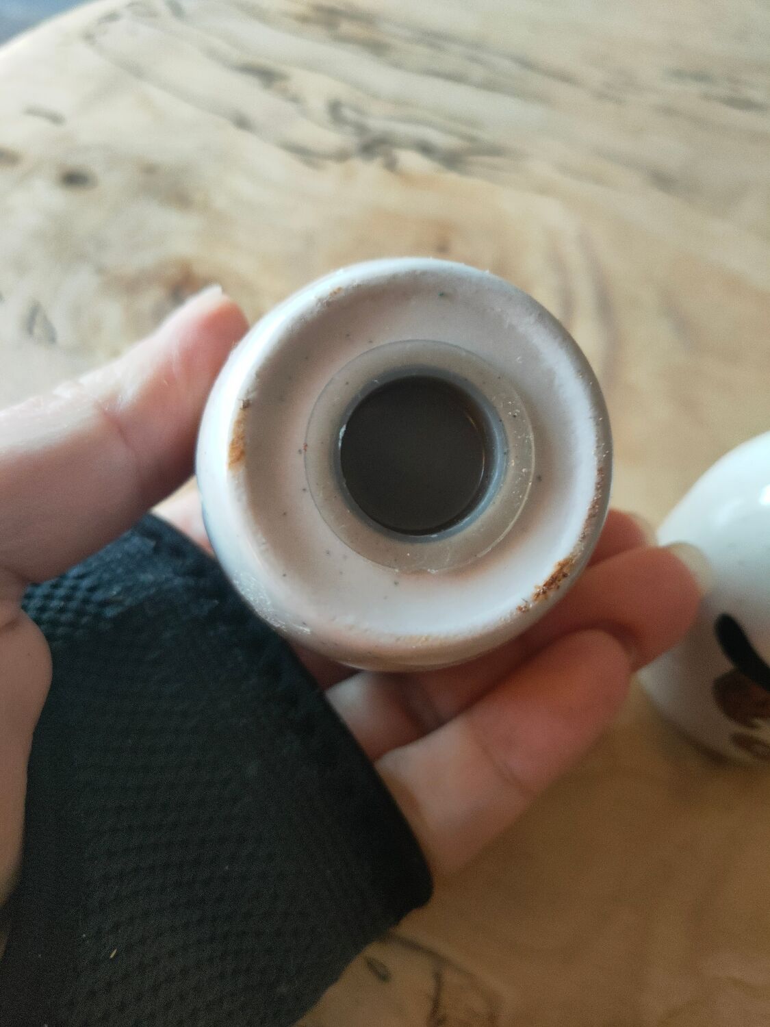 Salt and pepper shaker stoneware couple