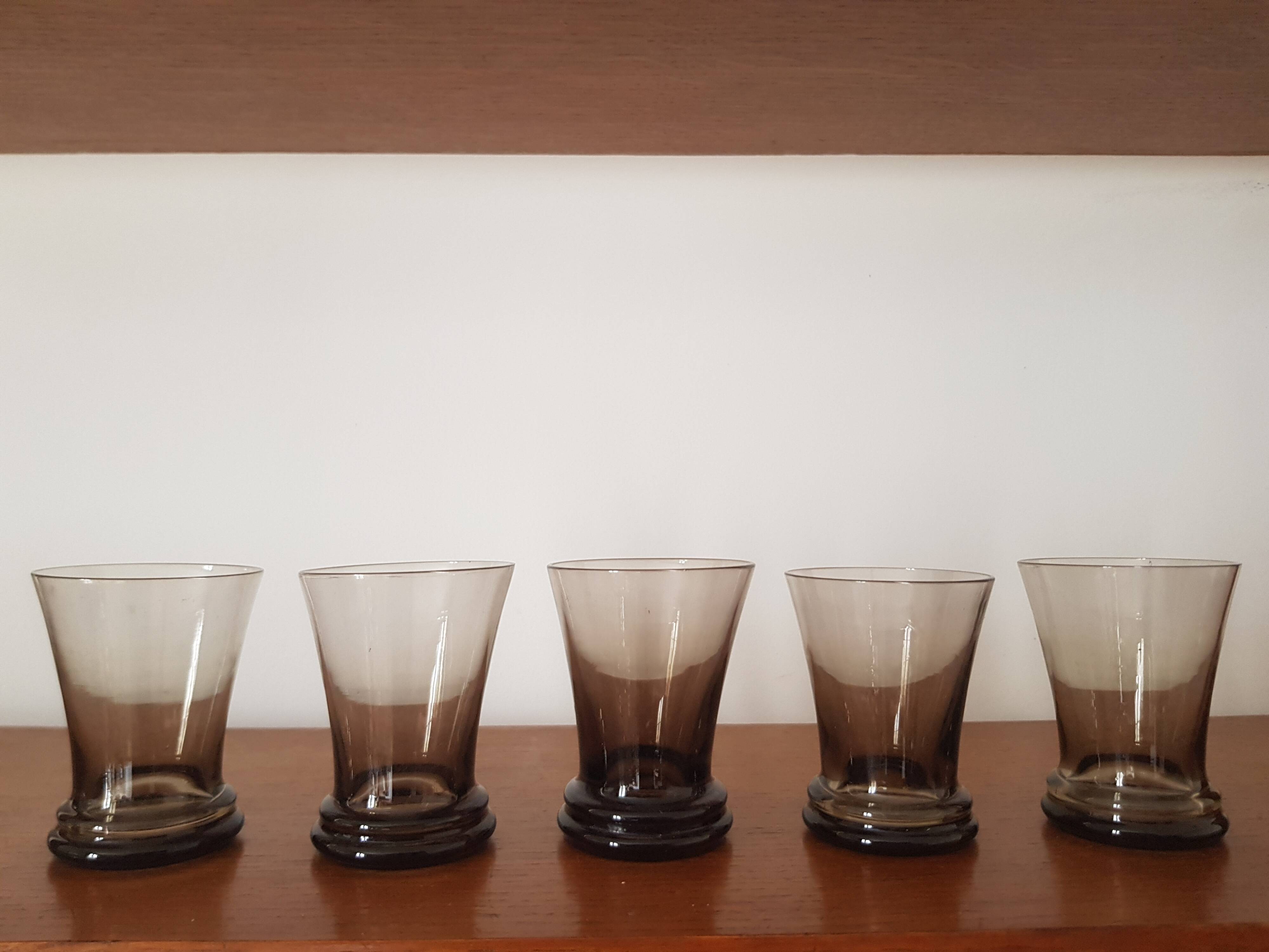 Set of 5 small black glasses