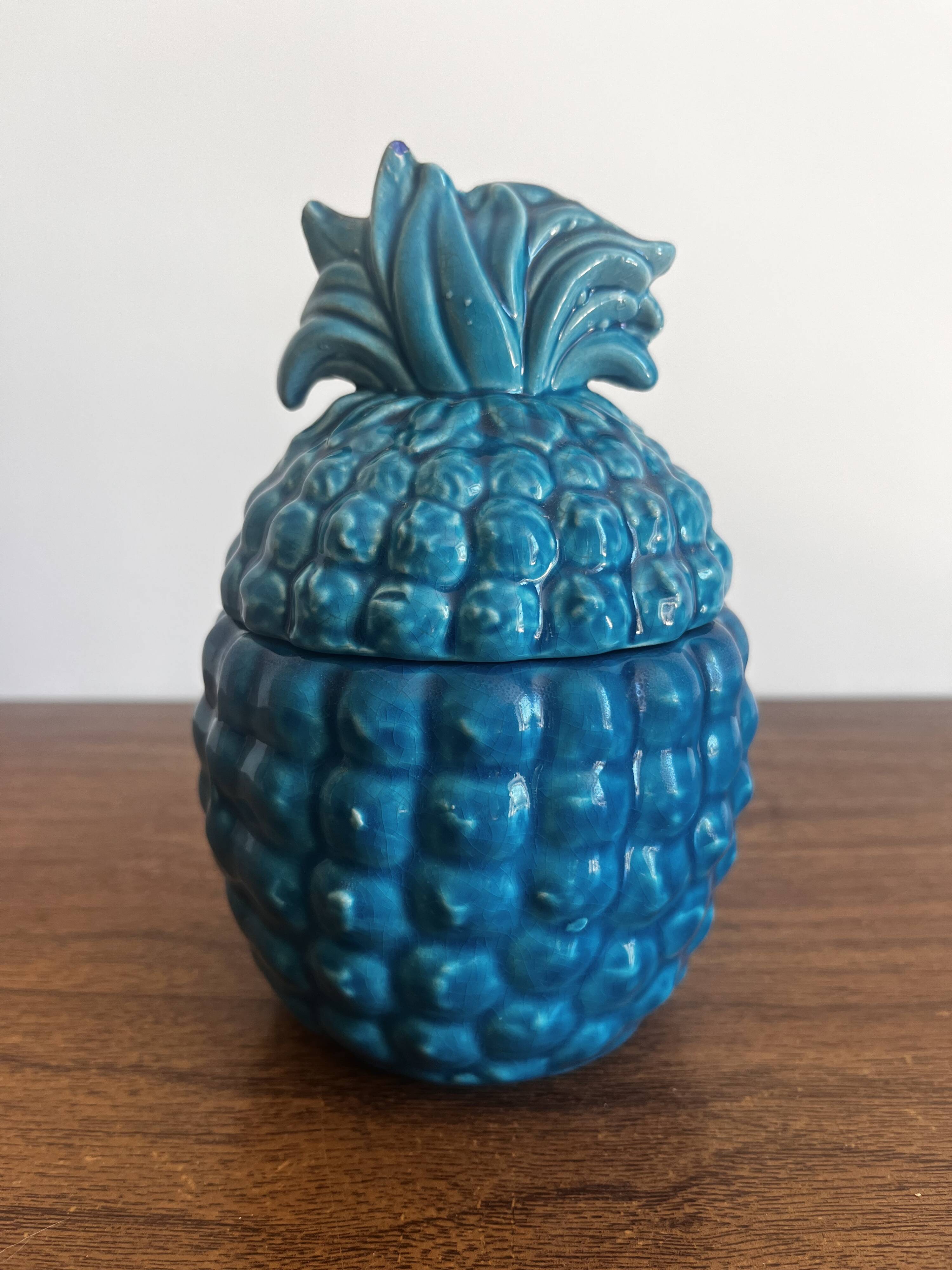 Covered ceramic pot