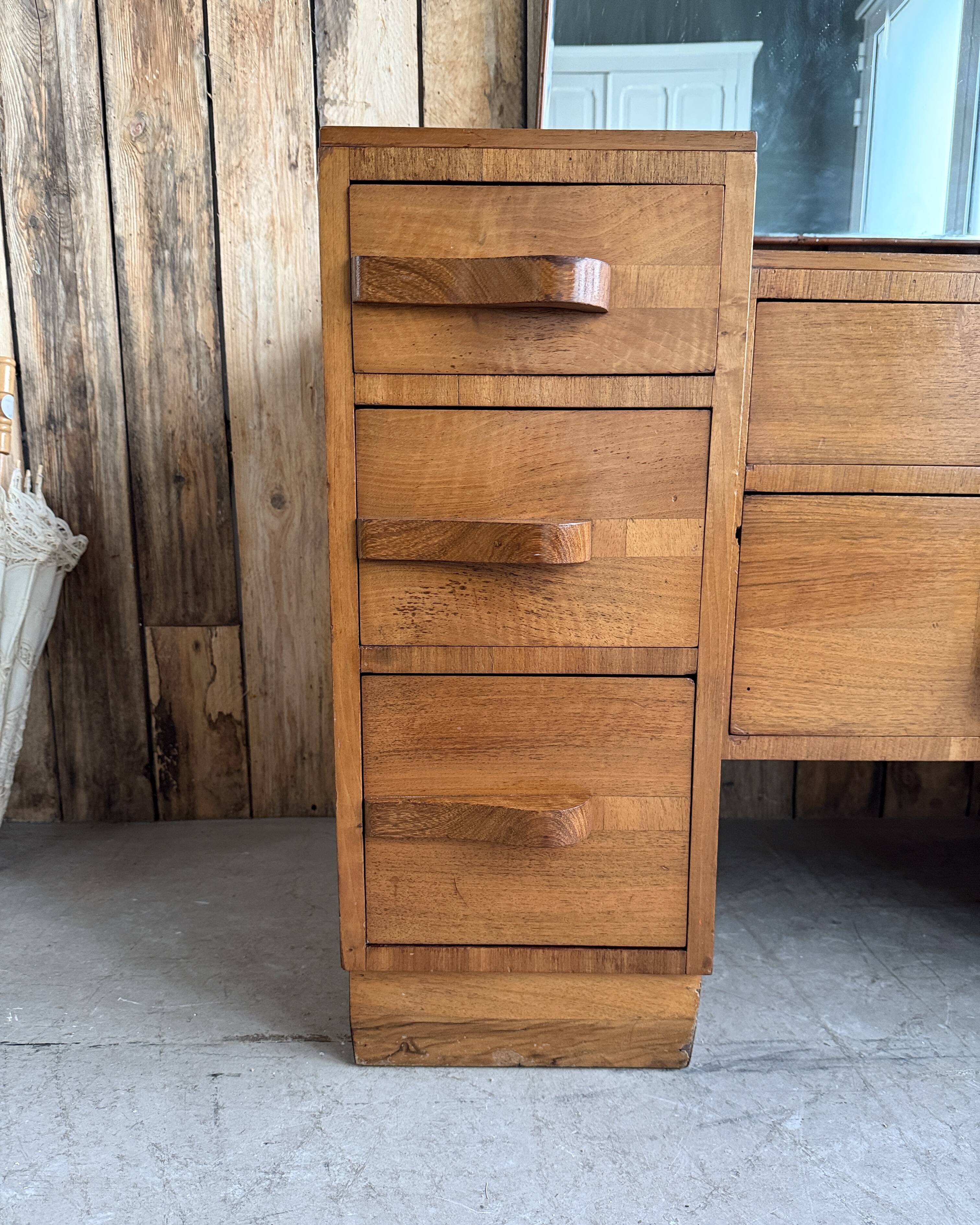 Art Deco dressing table (renovated)