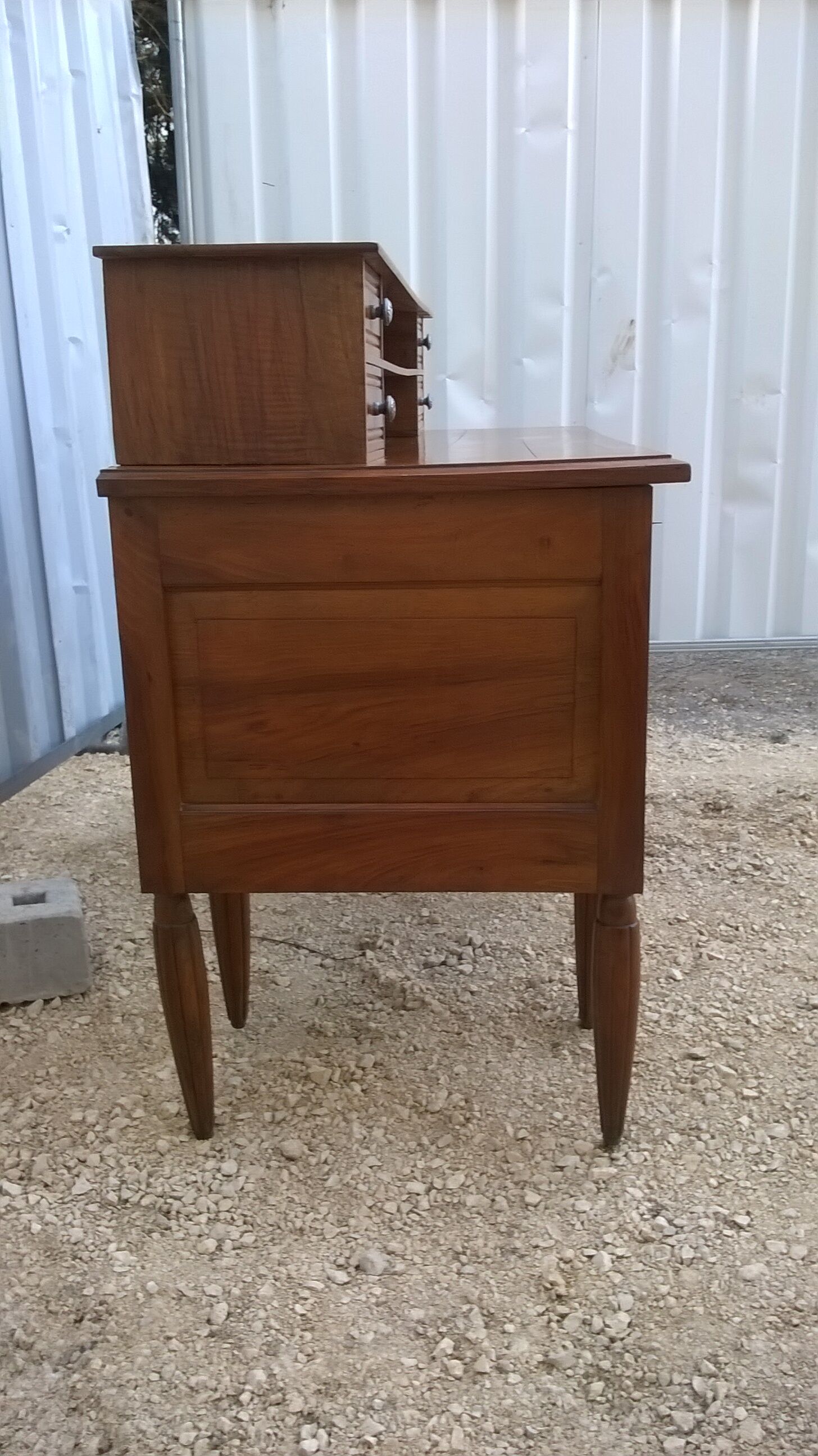 Art deco stepped office