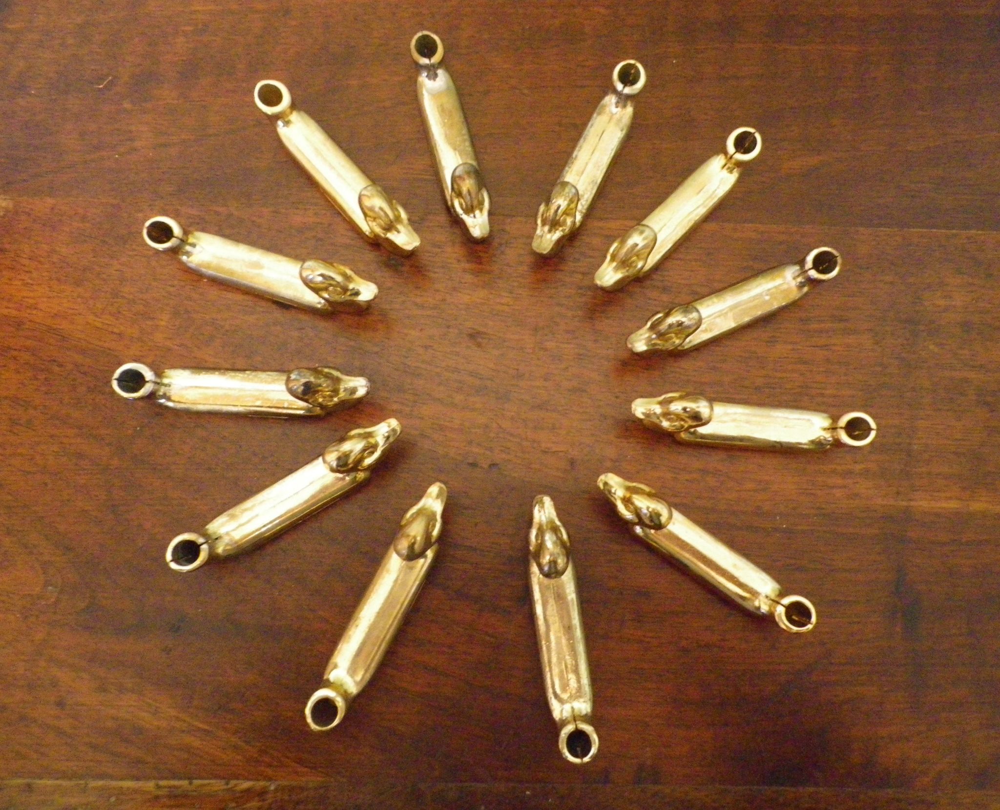 Box of 12 knife holders in silver metal, shape of canrds, 60s