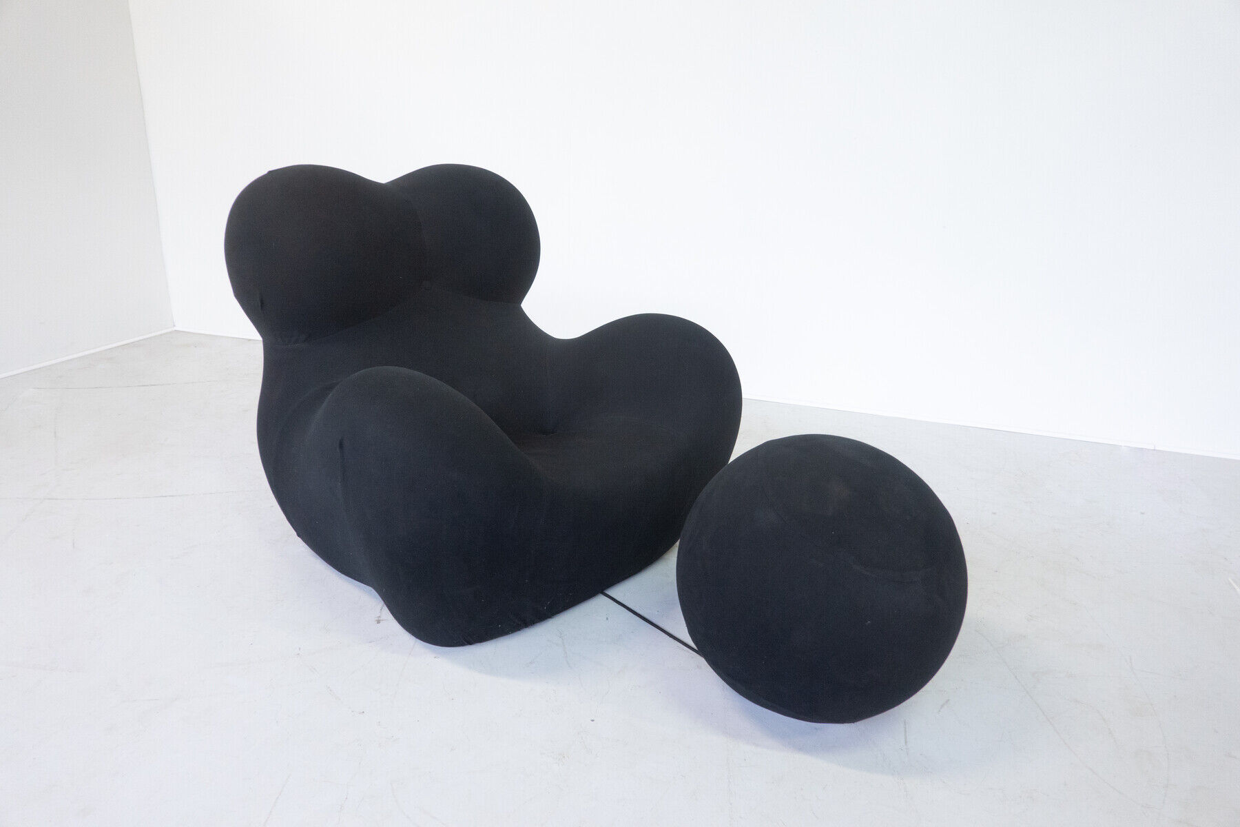 Armchair and ottoman "Big Mama" by Gaetano Pesce for B&B Italia