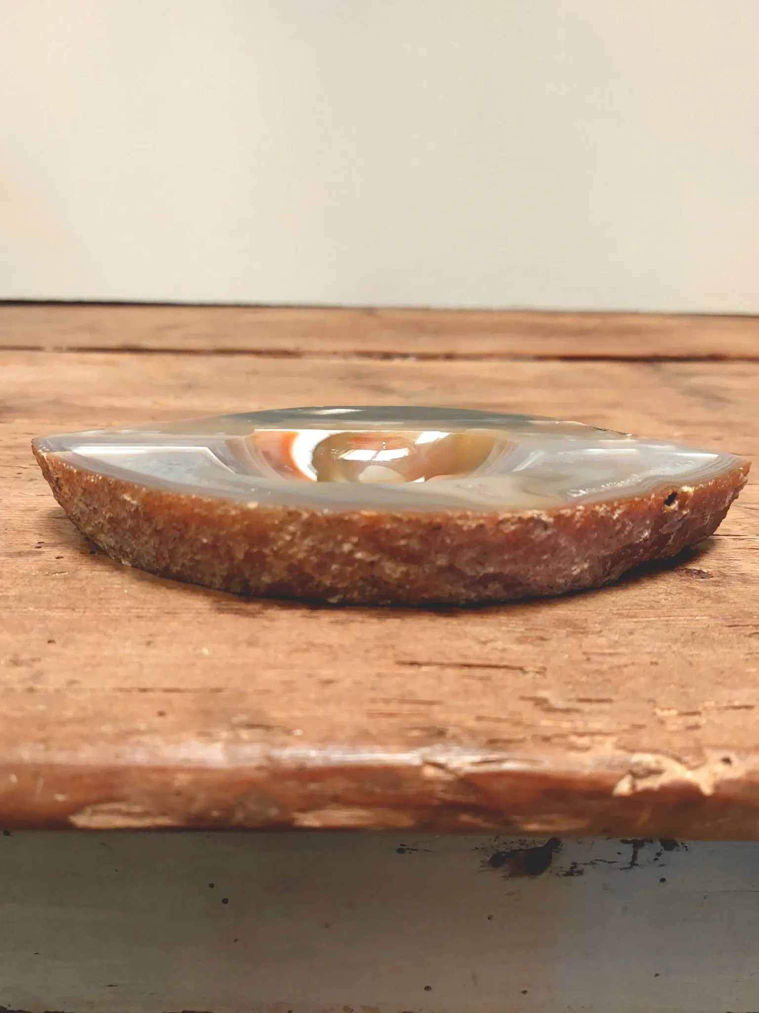 Vintage ashtray made of polished agate stone.