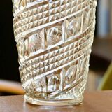 Glass vase with diamond point and spiral decoration