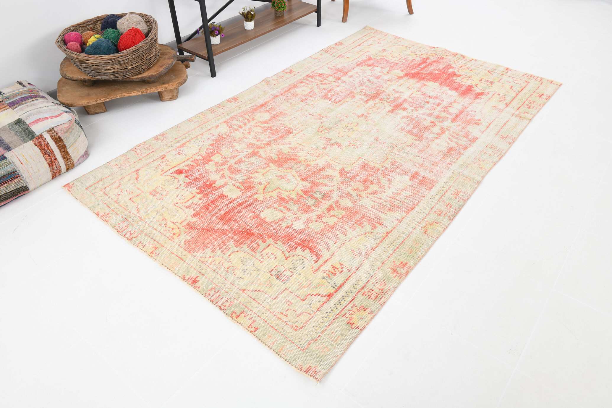 5x8 Pale Red & Cream Vintage Area Rug, 153x256Cm