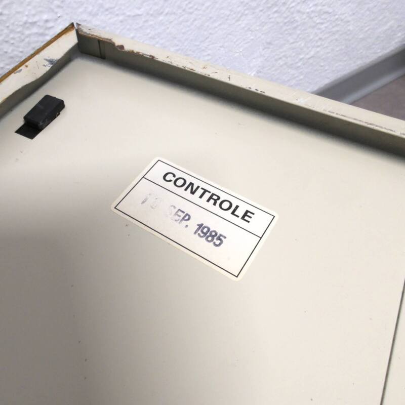 Strafor metal locker