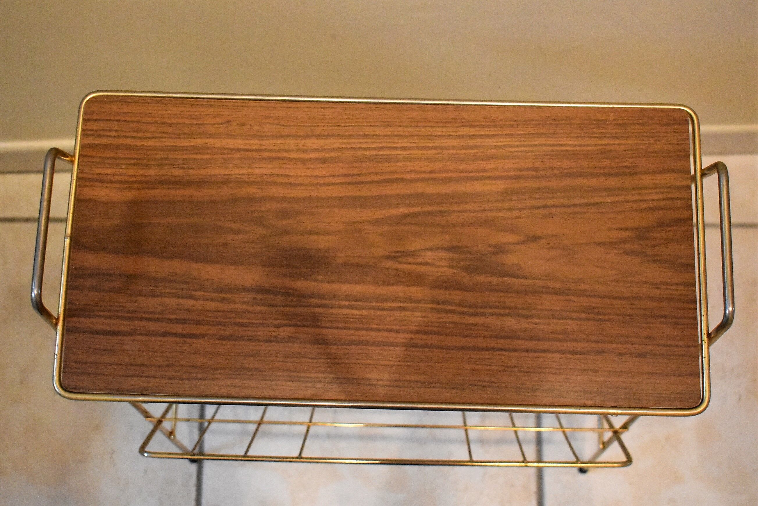 Magazine door with vintage Tablet