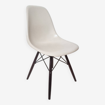 DSW chair by Charles and Ray Eames for Hermann Miller