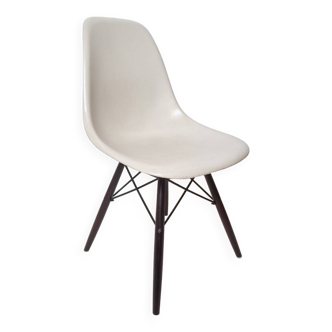 DSW chair by Charles and Ray Eames for Hermann Miller