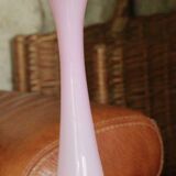 Vase en opaline rose