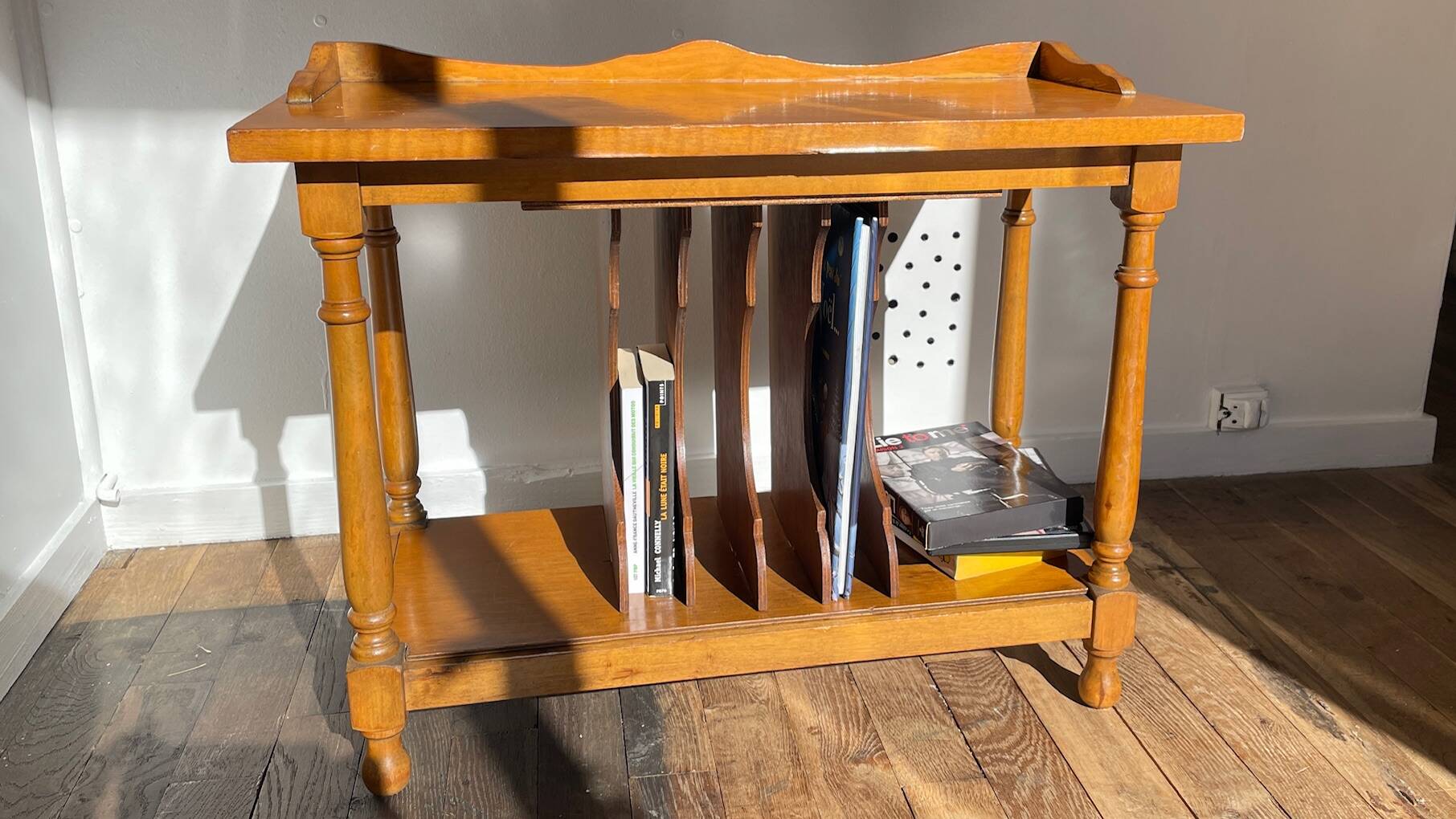 Meuble bas electrophone vintage