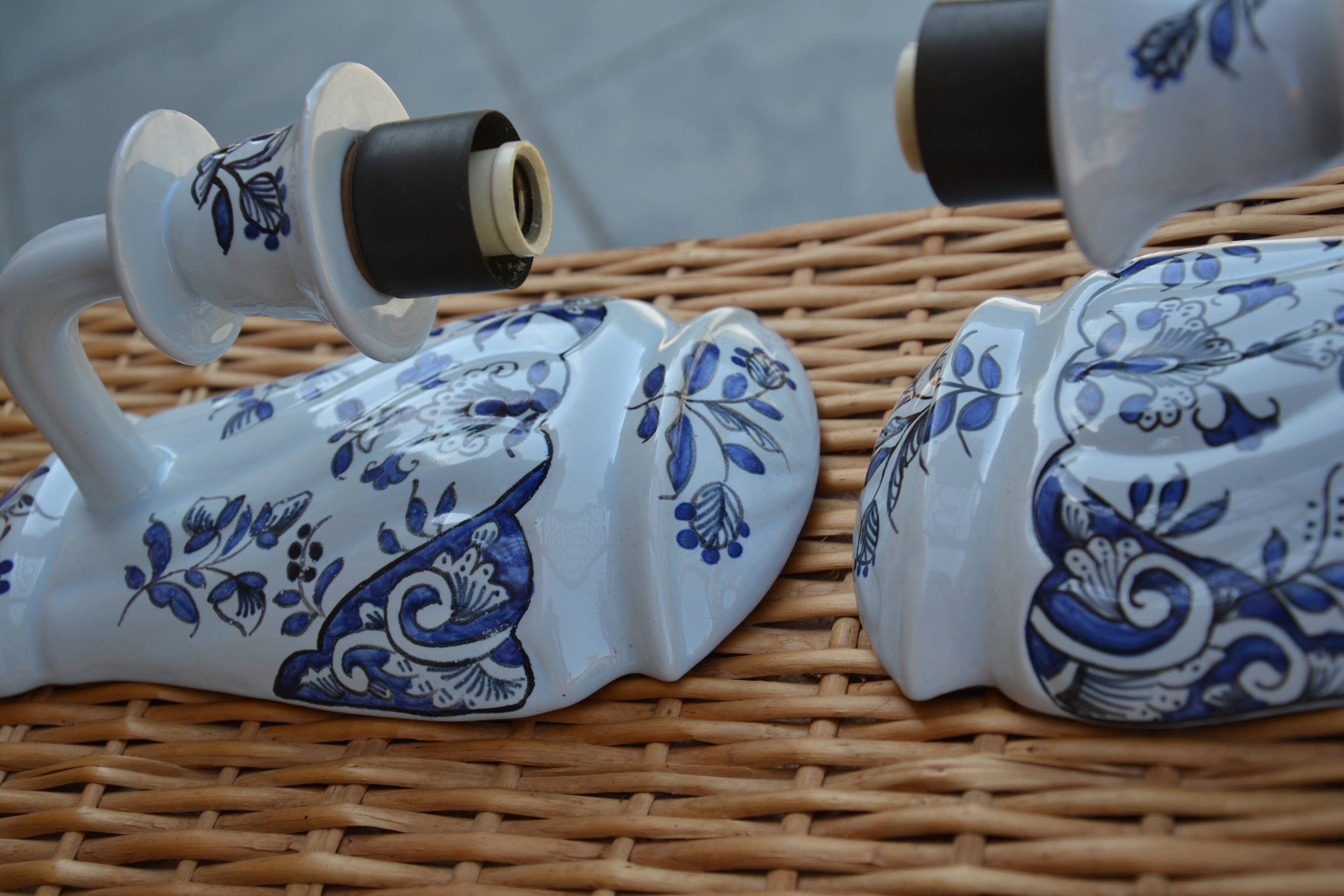 2 ceramic wall lights