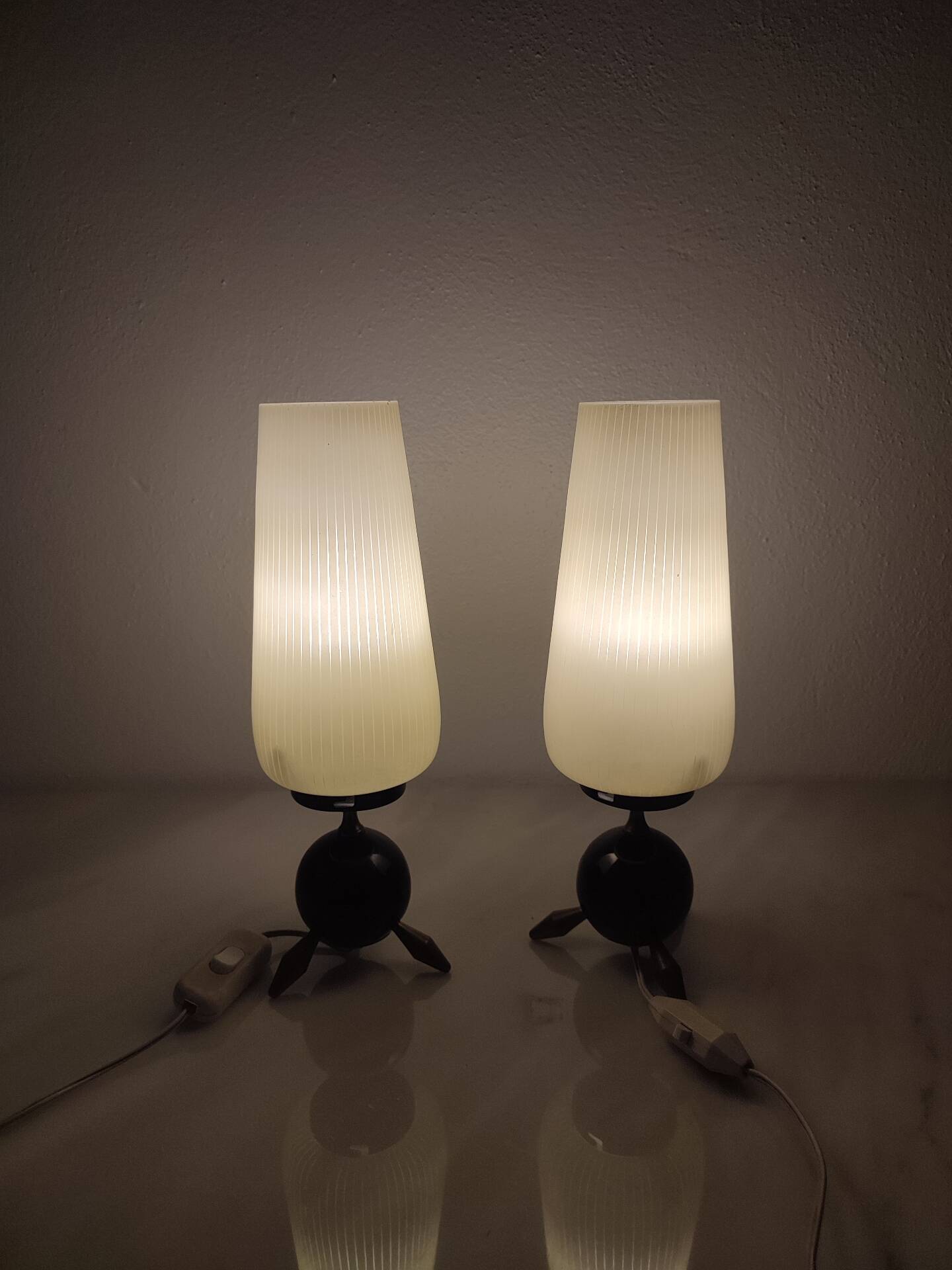Paire de lampes de table vintage "Tripode" – Style Mid- Space age