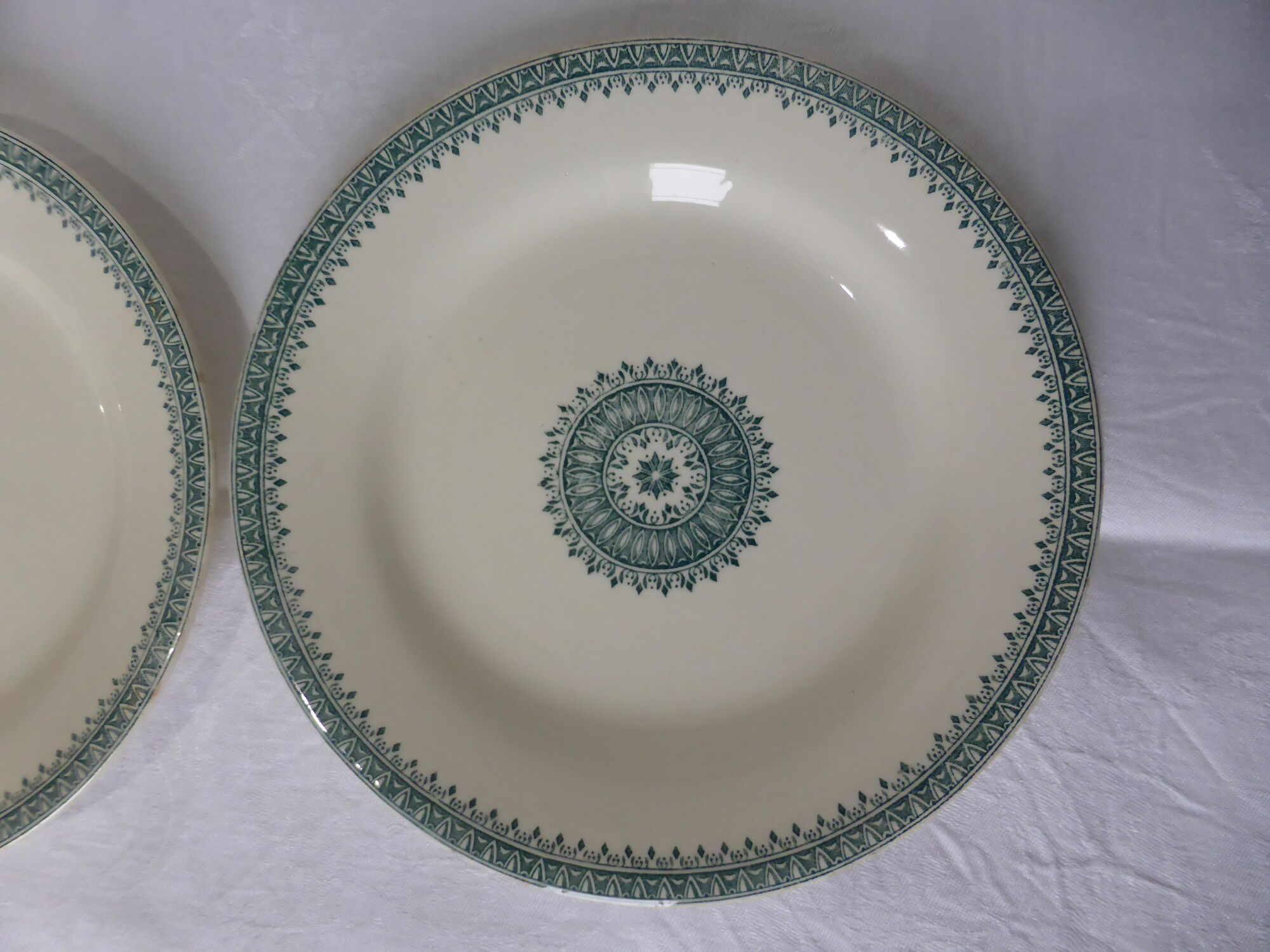 2 assiettes plates Creil Montereau modèle service anglais 211206