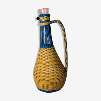 Blue and beige scoubidou carafe