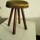 Tabouret en bois et velours à franges