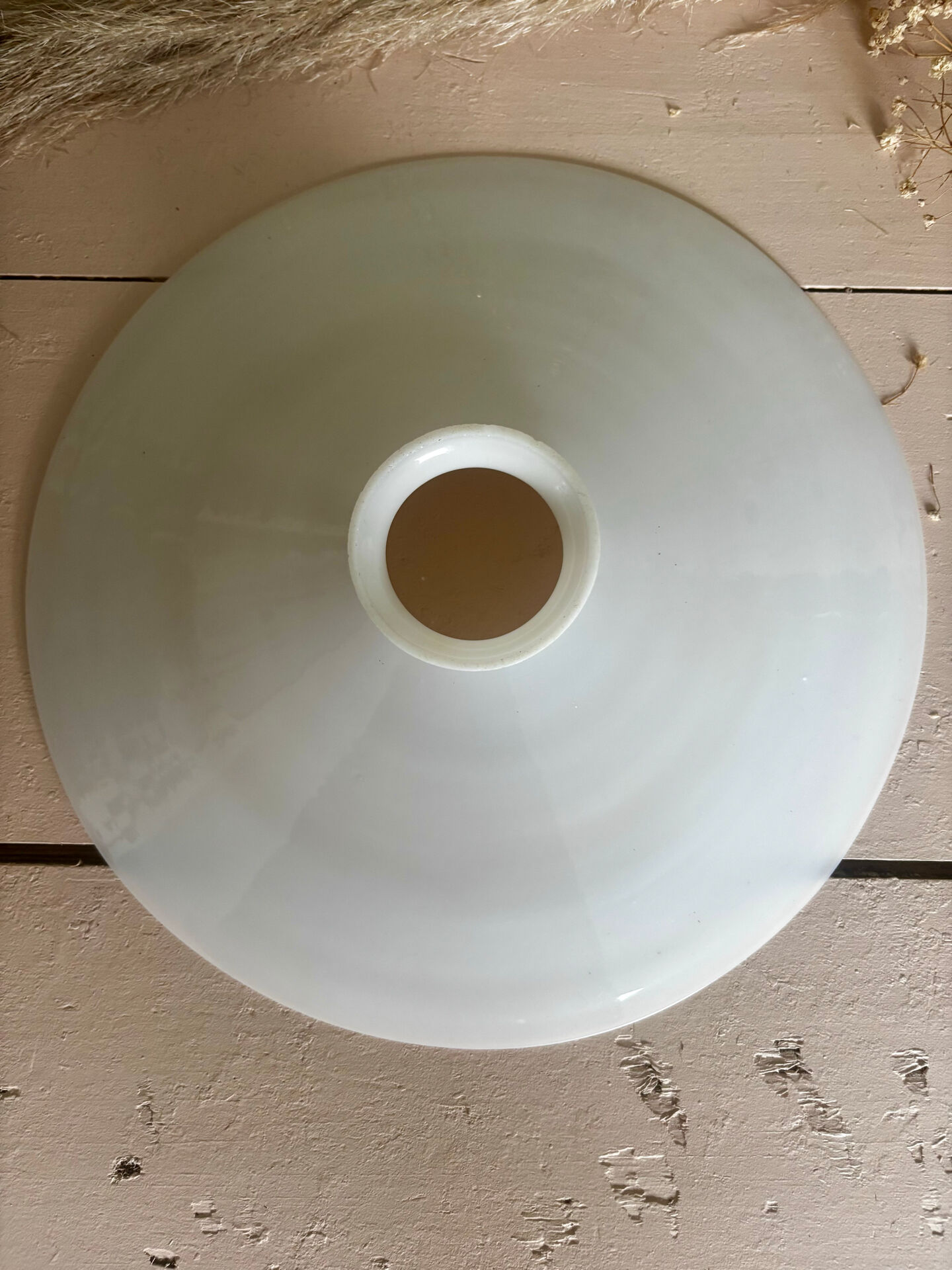 Vintage bell lampshade for suspension in white opaline.