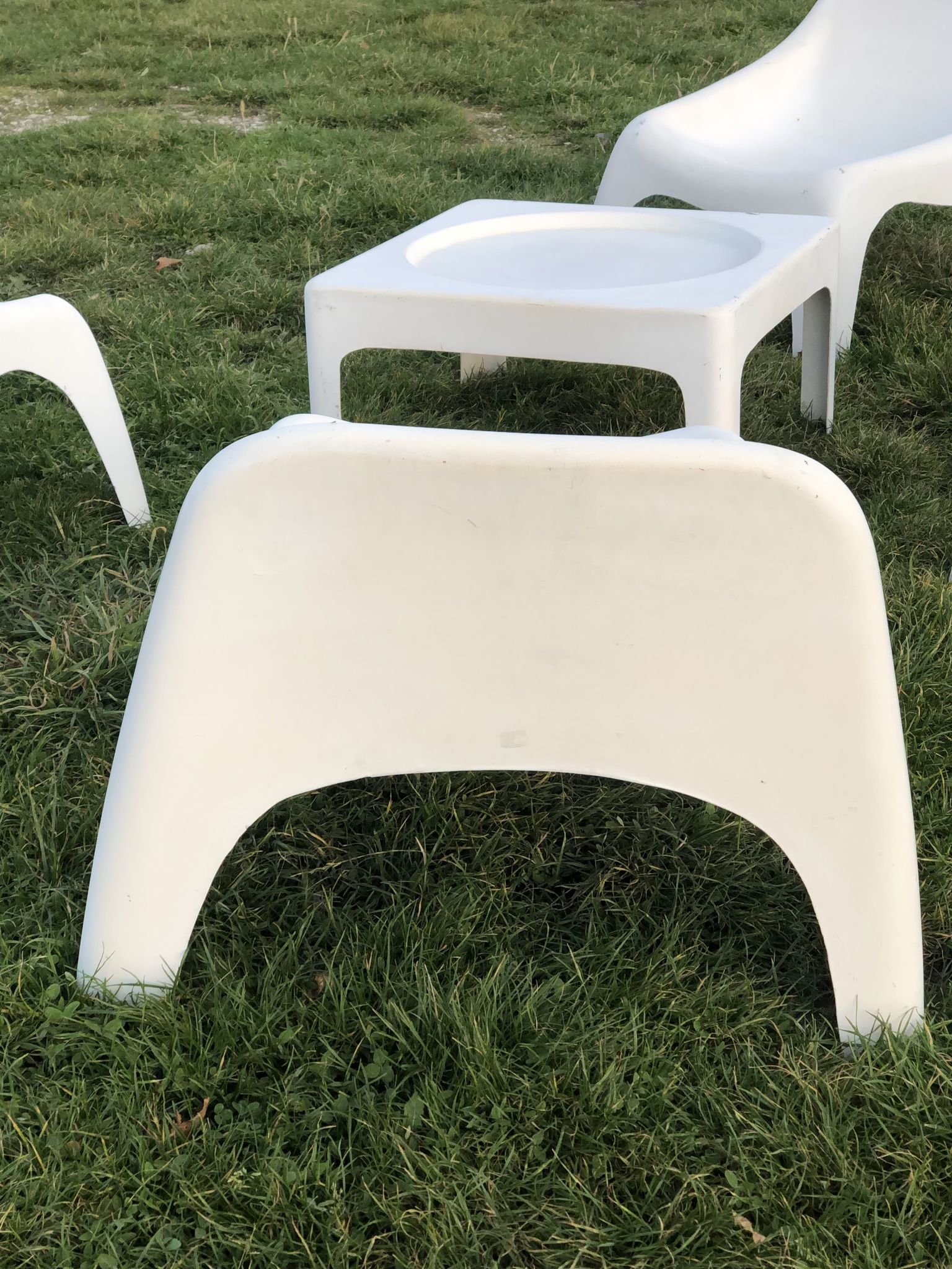 Salon de jardin avec 4 fauteuils et 1 table basse