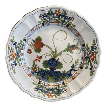 Earthenware plate