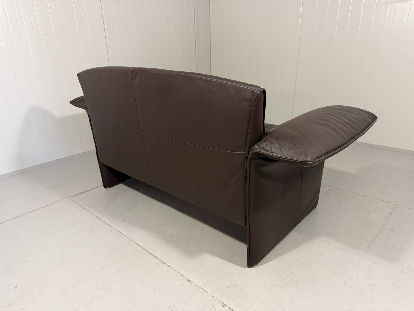 Christophe Giraud brown leather sofa Indy, Jori Belgium 1990’s