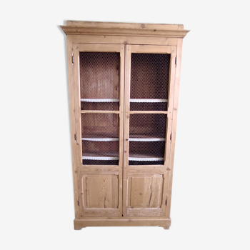 Window cabinet