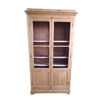 Window cabinet