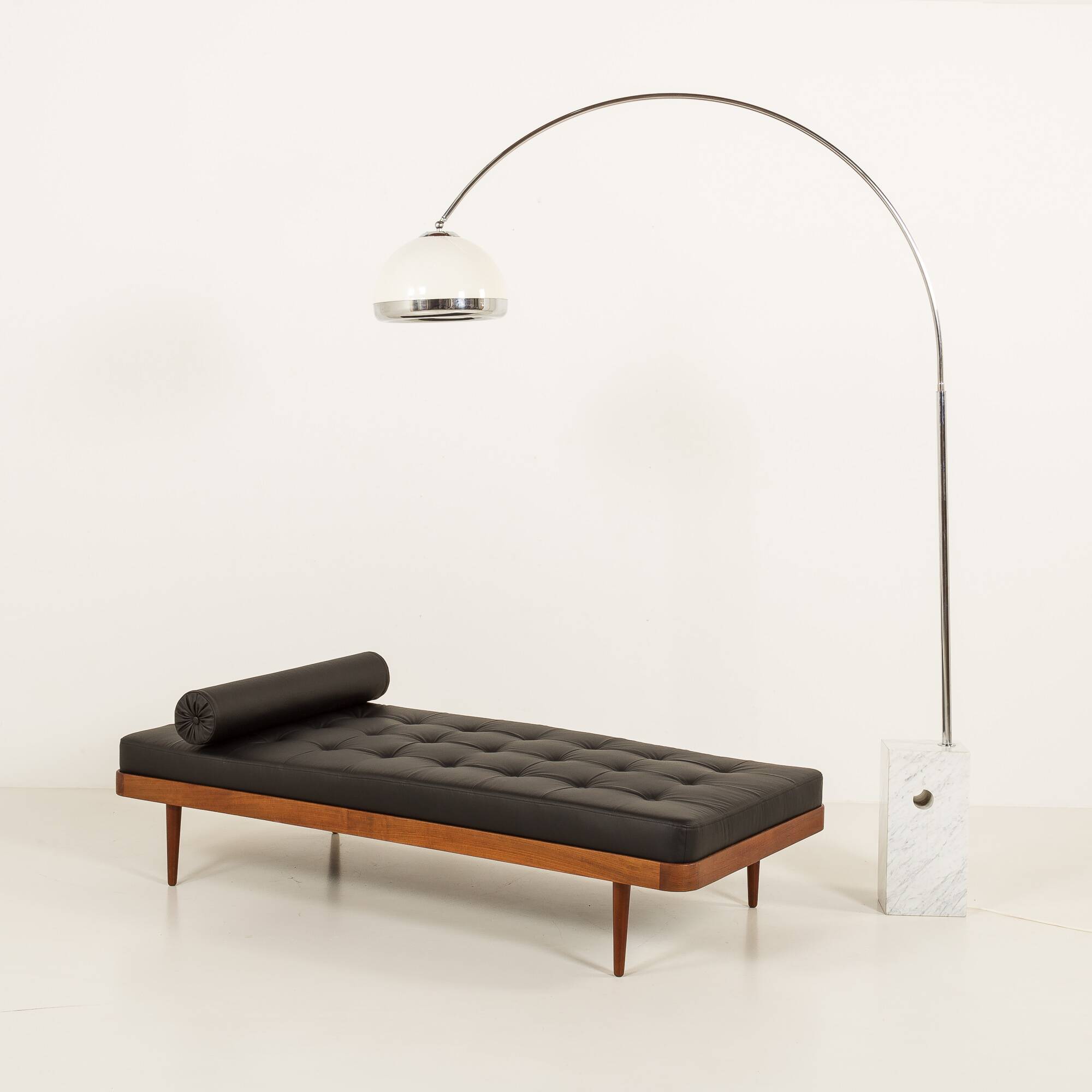 Danish teak daybed in black leather in Hans Wegner style, 1960s