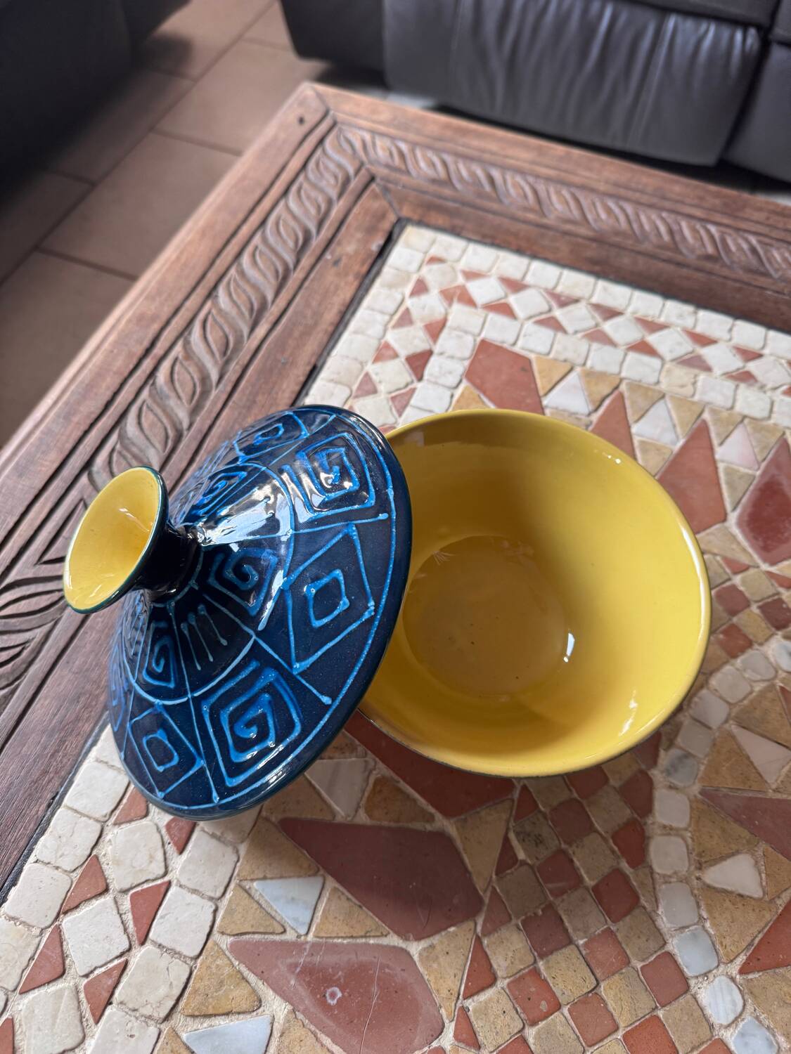 Candy dish - pot with lid