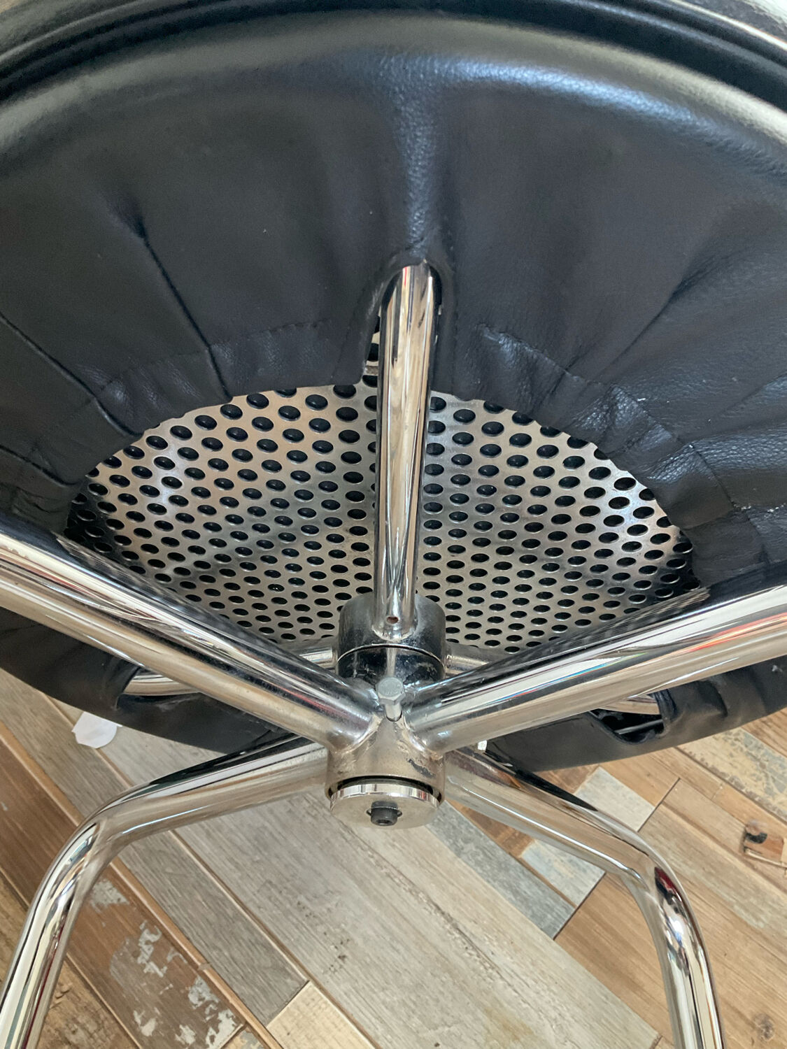 Swivel armchair of the 70