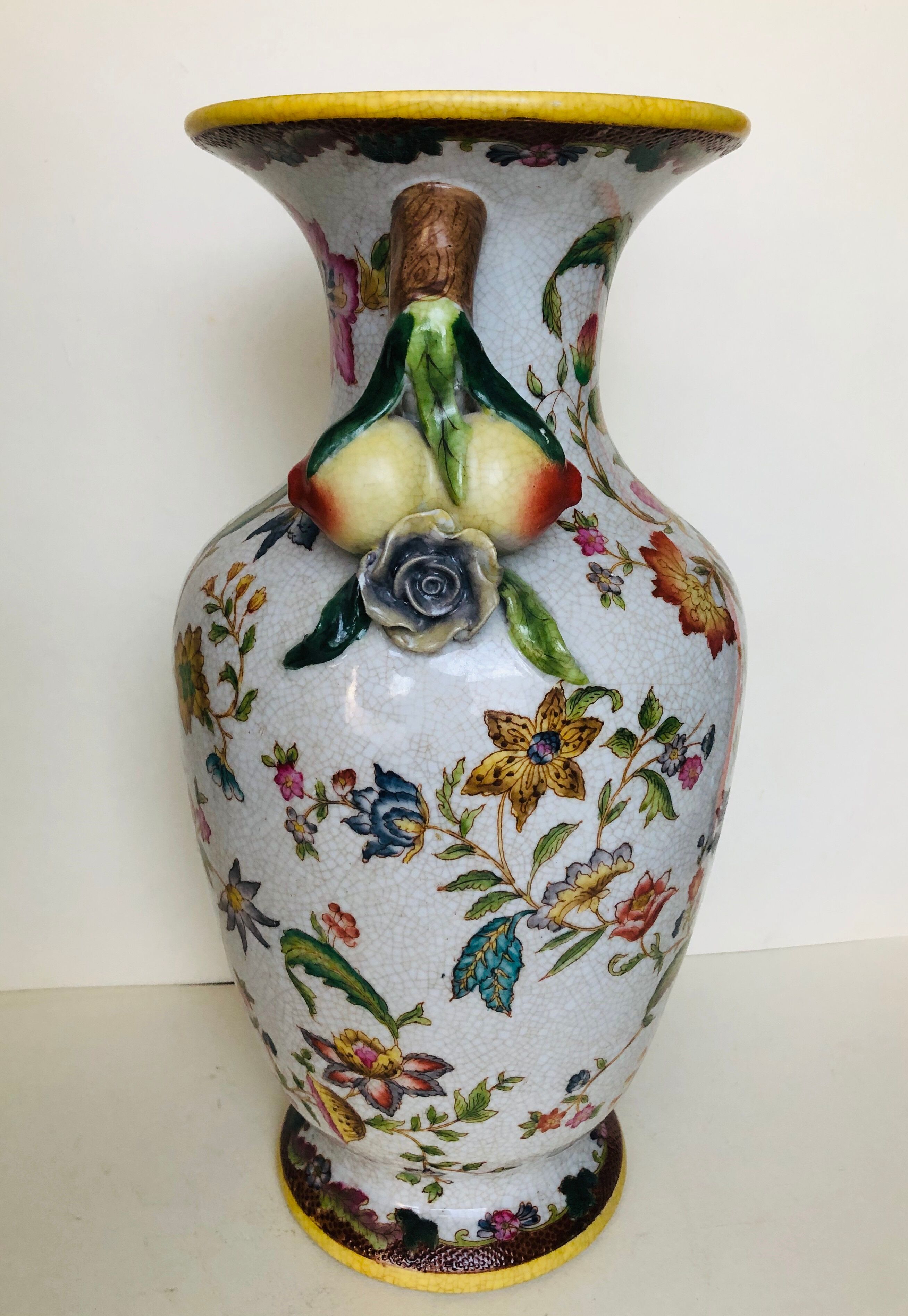 Vase in cracked earthenware