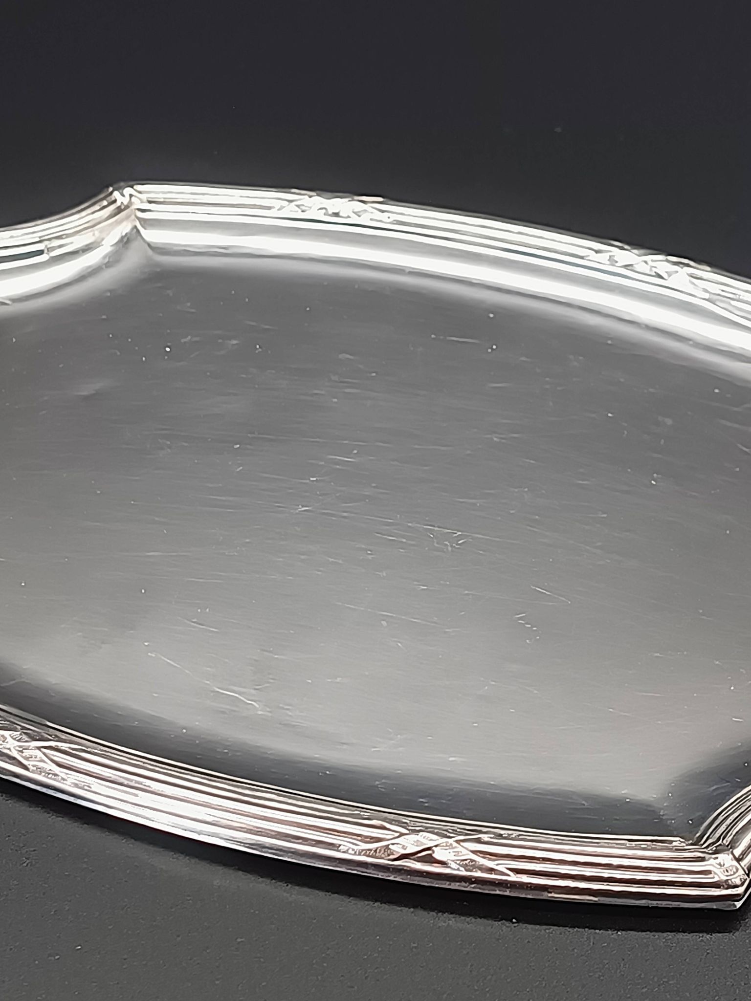 Refined small serving tray or rectangular catch-all with rounded corners.