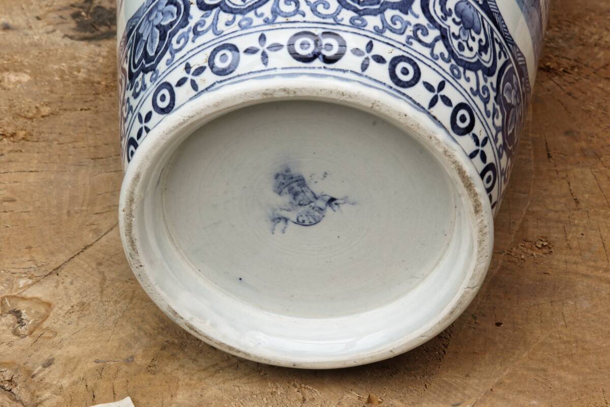 Gien baluster vase, Japanese decor