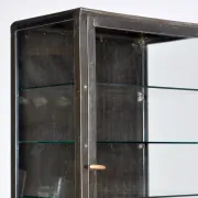 Cabinet de médecine en fer poli, années 1950
